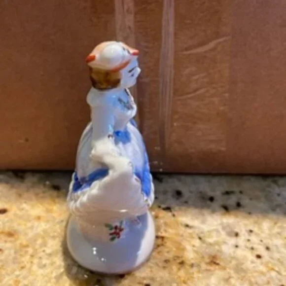 Vintage Miniature Victorian Ladies Figurines, Made in Occupied Japan, - Picture 2 of 7